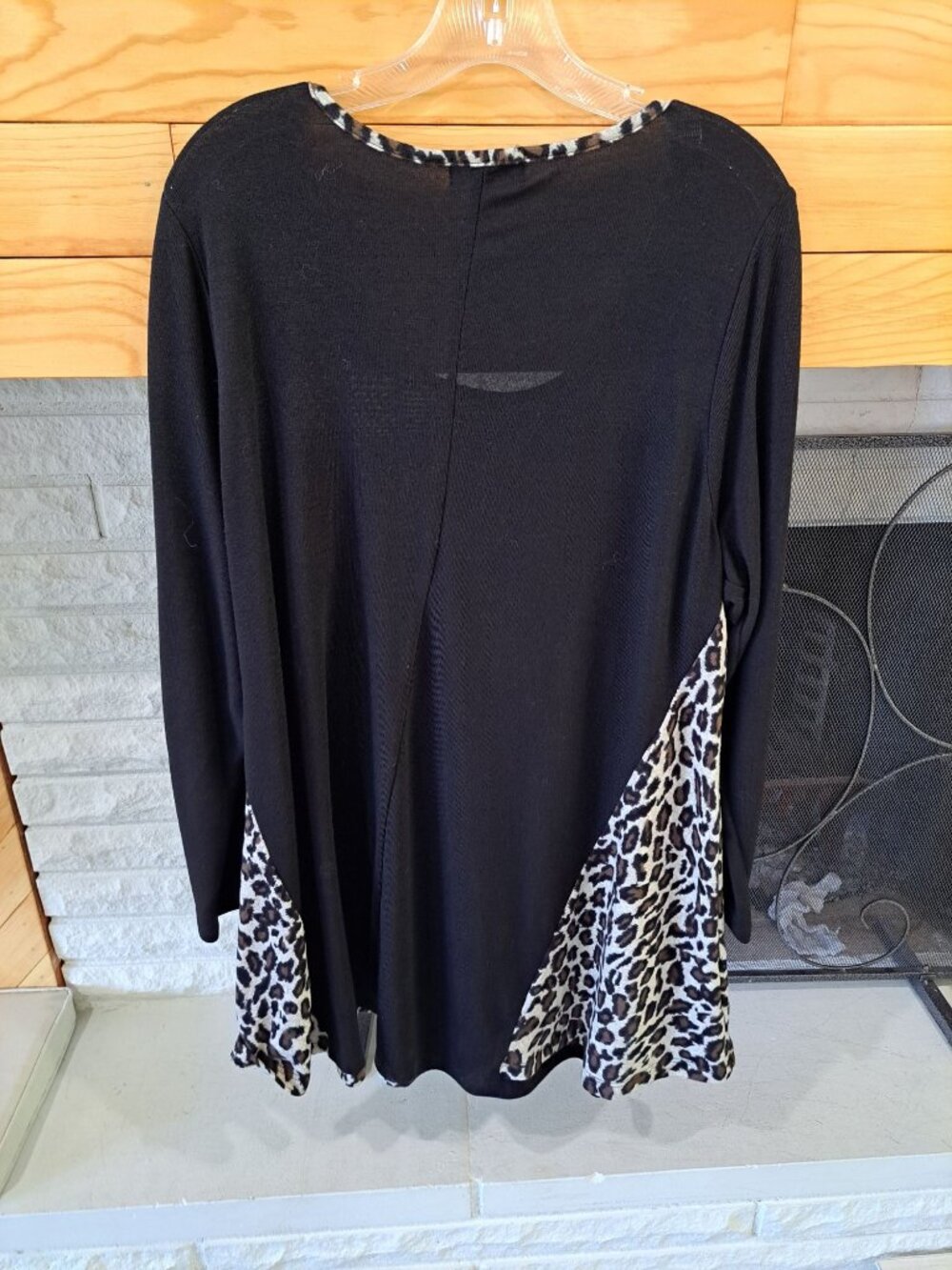 Larace 4X Lot of 2 Womens Black Tunic Tops Leopard Print Lightweight Comfortable - Picture 5 of 11